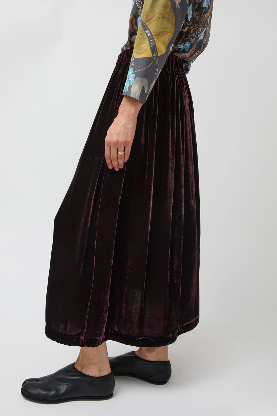 Anntian Velvet Skirt in Aubergine Velvet