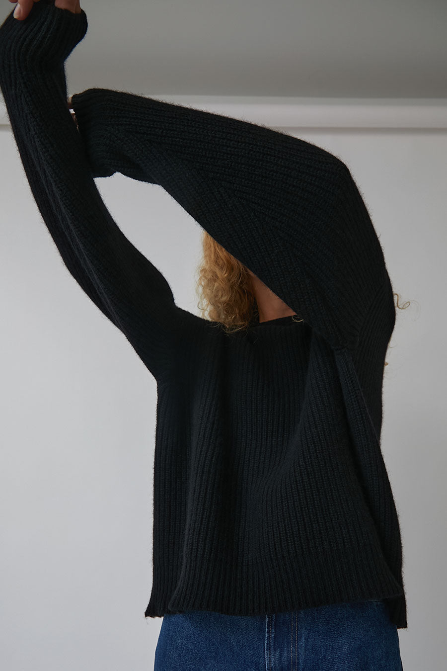 Baserange Mea Pullover in Black