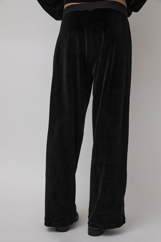 Baserange Tre Sweatpants in Black