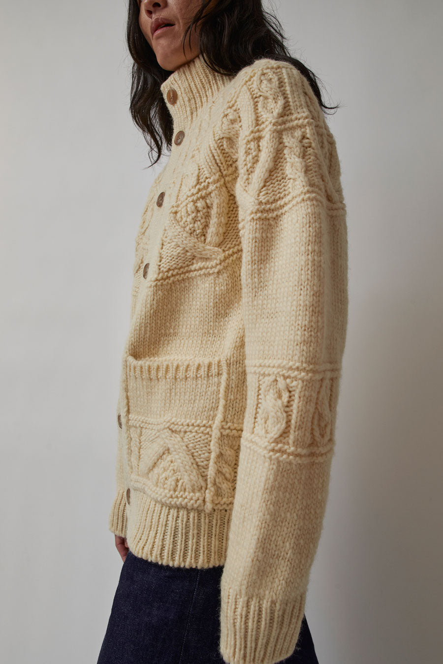 Batoner Spread Alan High Neck Cardigan in Cream