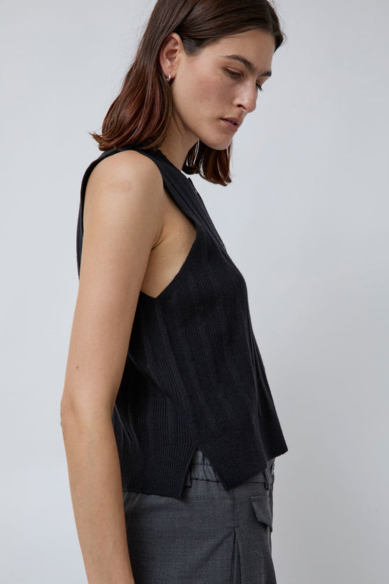 CORDERA Merino Wool Ribbed Waistcoat in Black