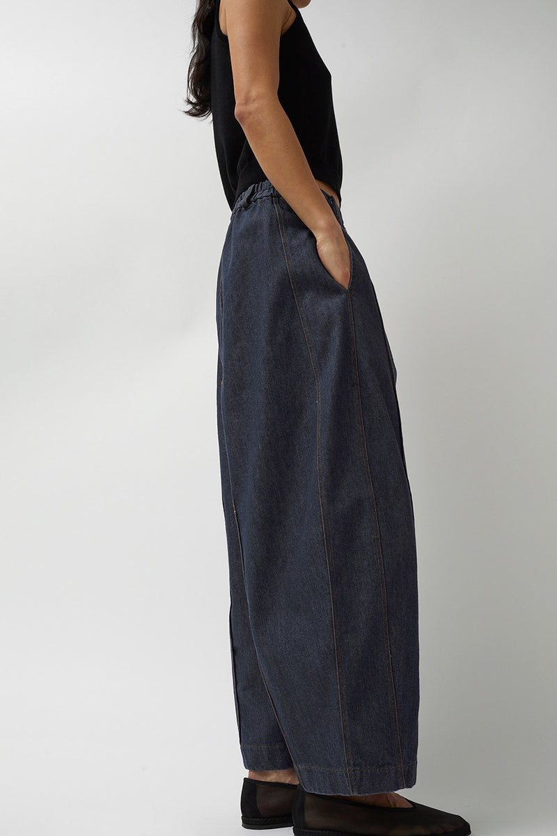CORDERA Front Seam Curved Pants in Denim