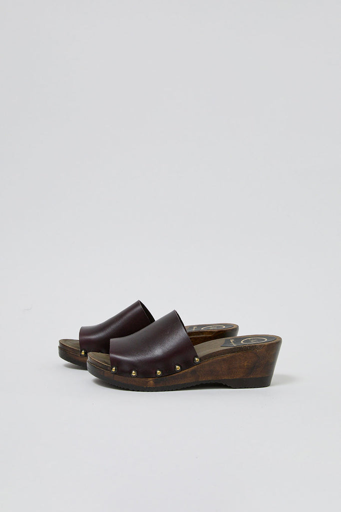 No.6 Leah Clog on Mid Wedge in Black Cherry on Cocoa Base – No.6 Store