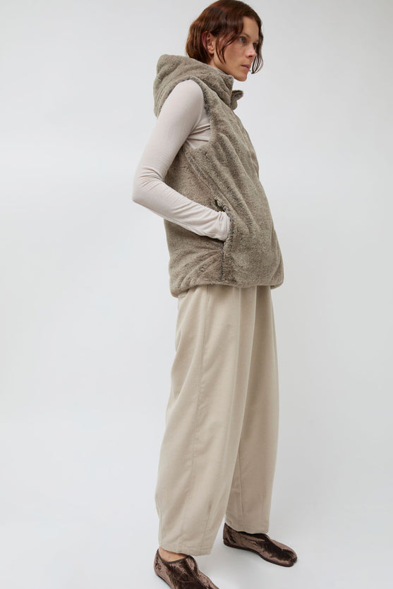 Pret Pour Partir Reversible Gilet in Beige Faux Fur and Taupe