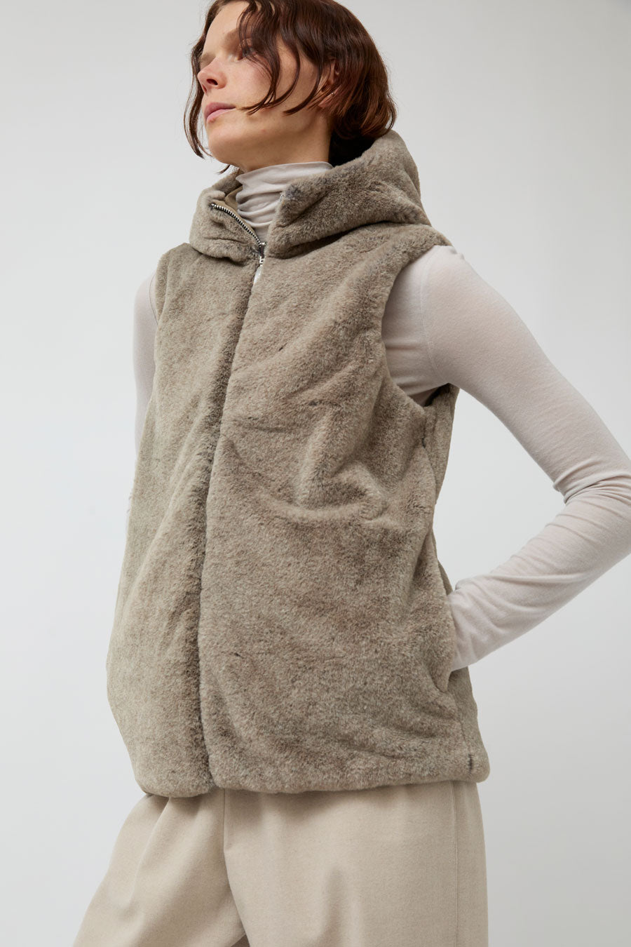 Pret Pour Partir Reversible Gilet in Beige Faux Fur and Taupe