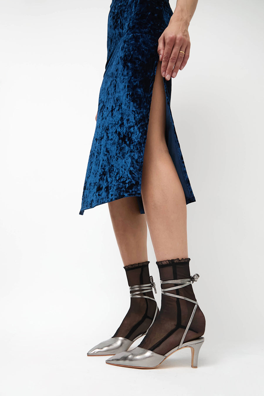 Simone Wild Mesh Frill Ankle Socks in Black