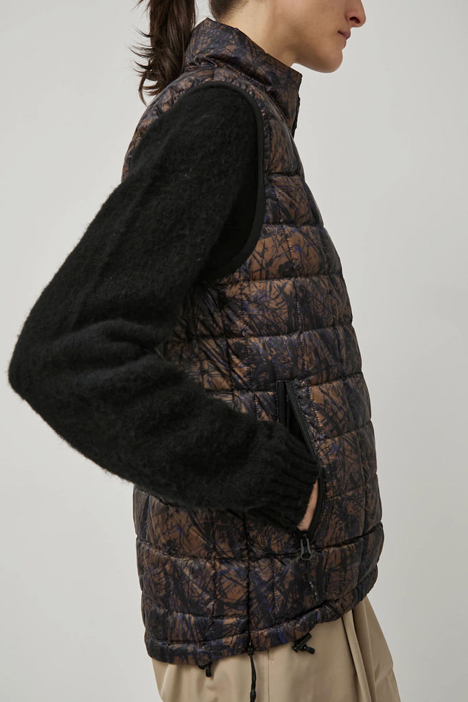 TAION Mountain Hi-Neck W-Zip Light Down Vest in Brushed Meadows