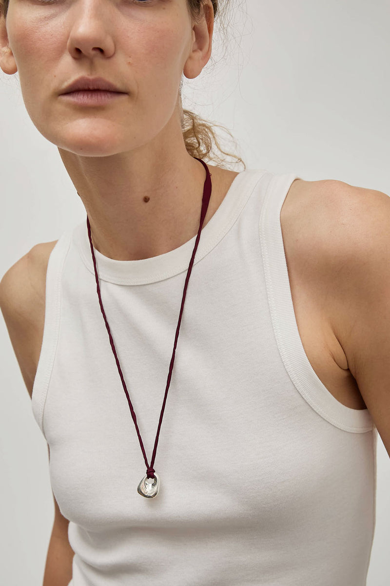 Wolf Circus Dio Necklace in Red