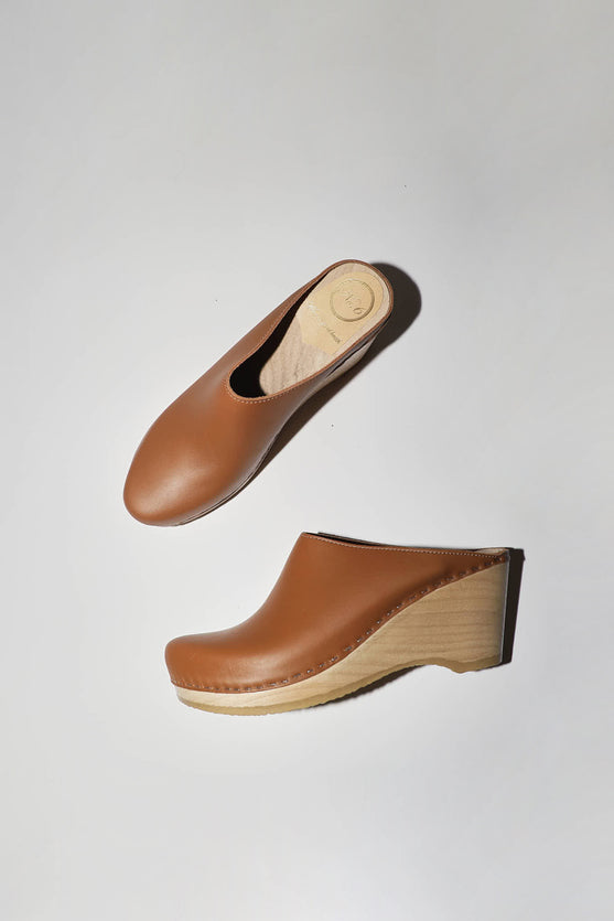 No.6 New School Clog on Wedge in Palomino