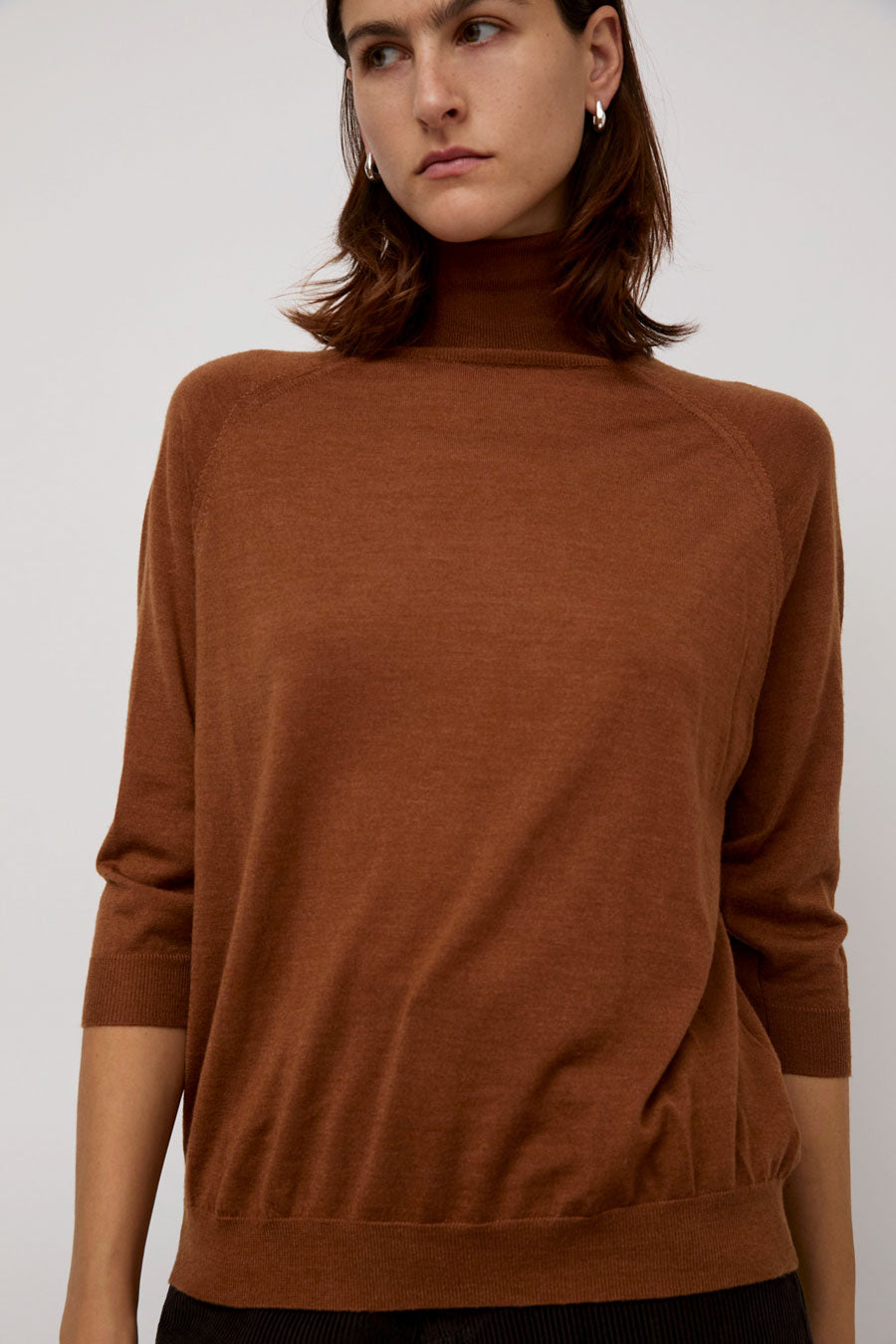 6397 Elbow Sleeve Turtleneck in Caramel