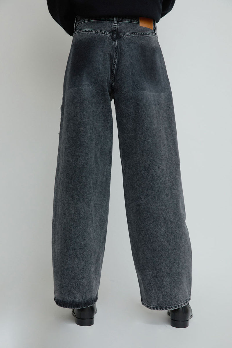 6397 Shadow Roomy Jean in Remnant Black