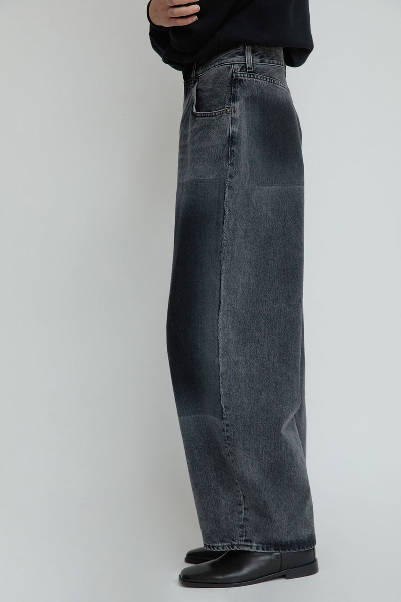 6397 Shadow Roomy Jean in Remnant Black