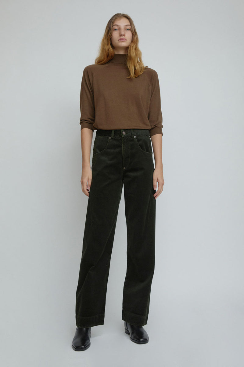 6397 Side Dart Pant in Caper