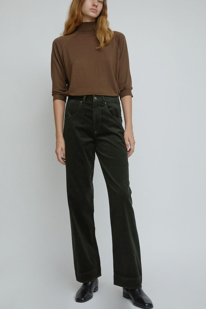 6397 Side Dart Pant in Caper