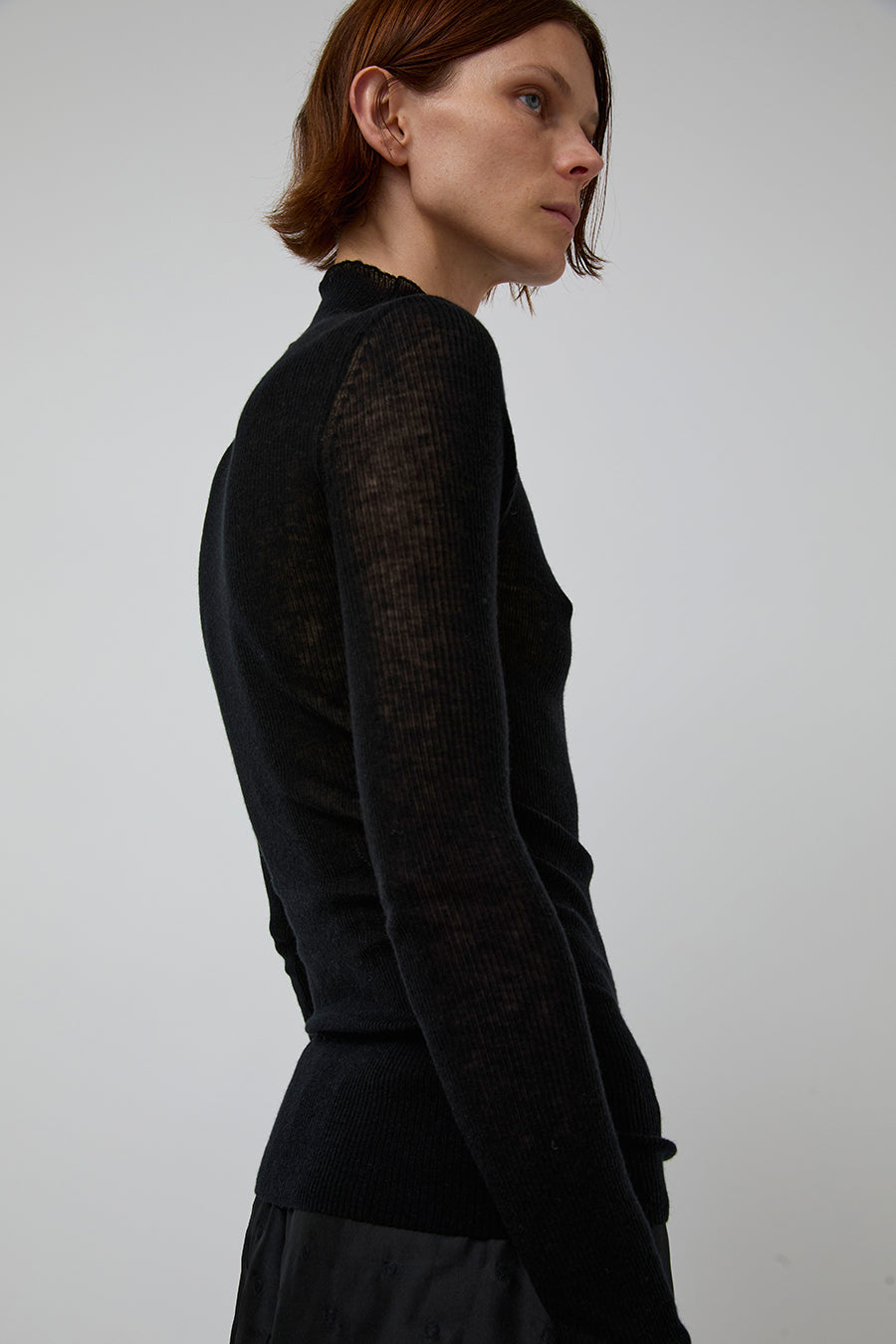 6397 Rib Mock Neck in Black
