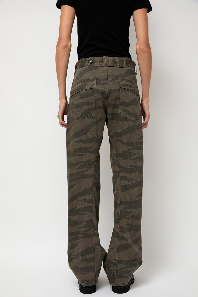 6397 Full Twisted Seam Pant in Bark