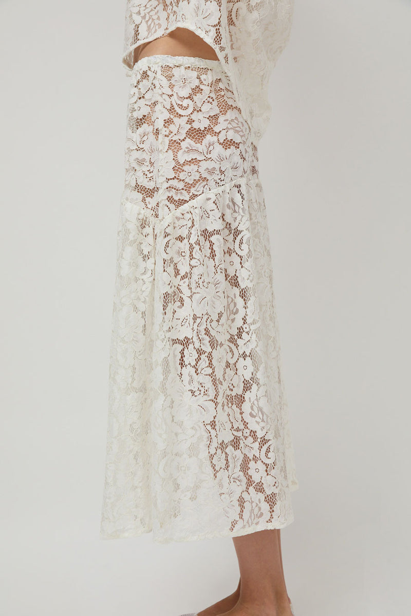 A Bronze Age Field Skirt in Ivory Lace