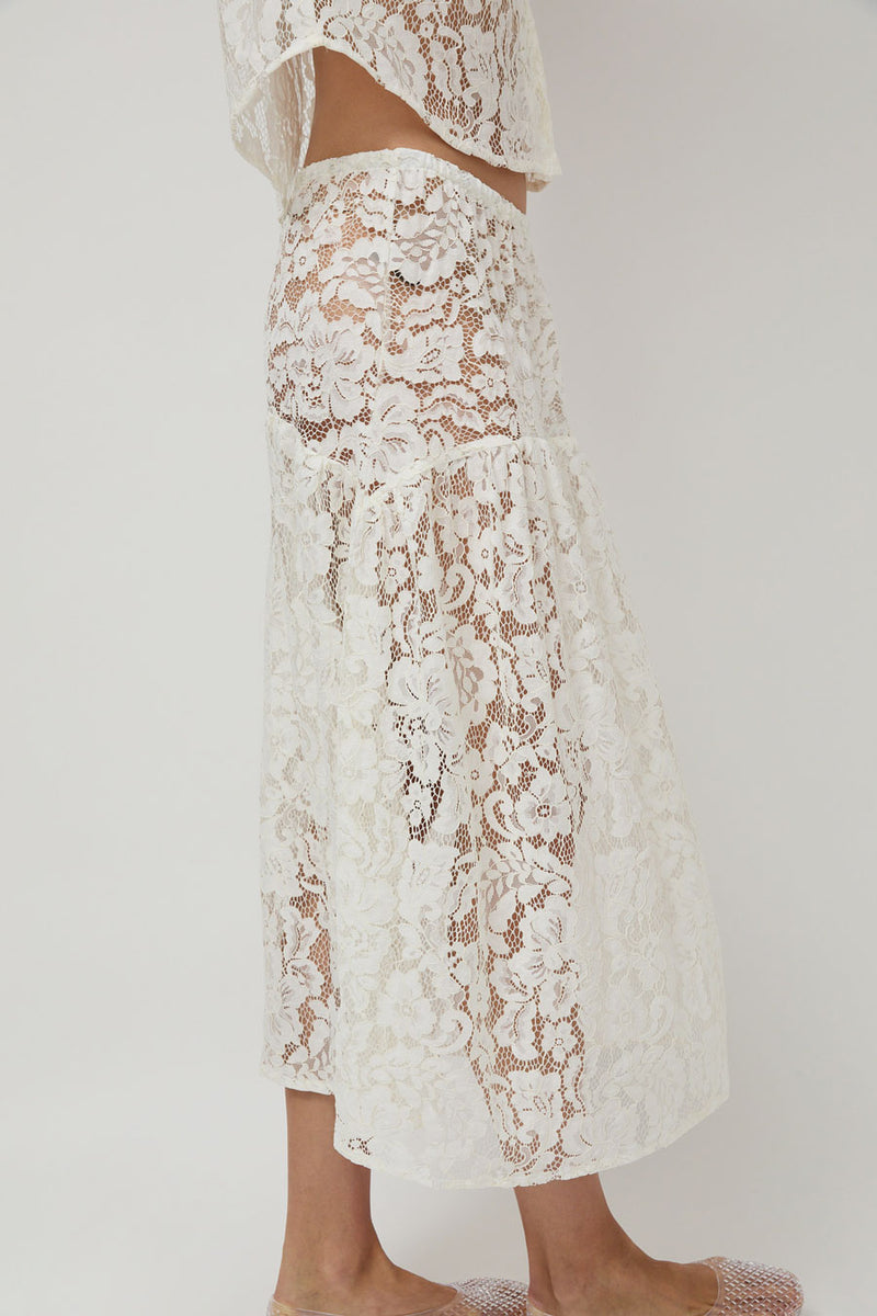 A Bronze Age Field Skirt in Ivory Lace