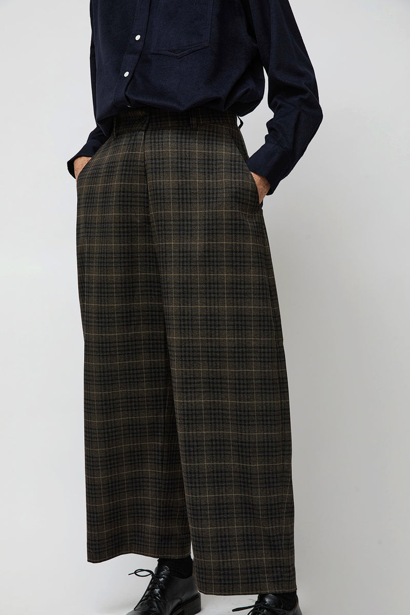 Ali Golden Barrel Pant in Black and Brown Plaid
