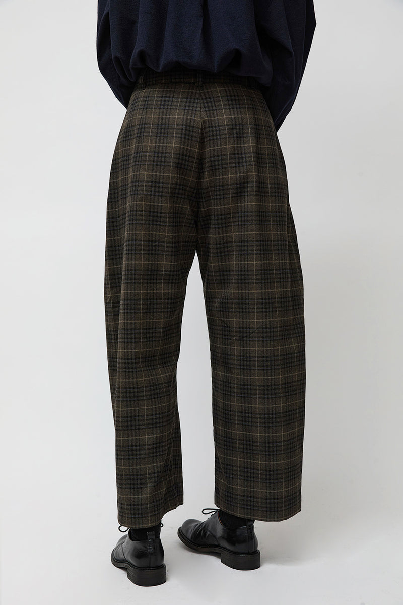 Ali Golden Barrel Pant in Black and Brown Plaid