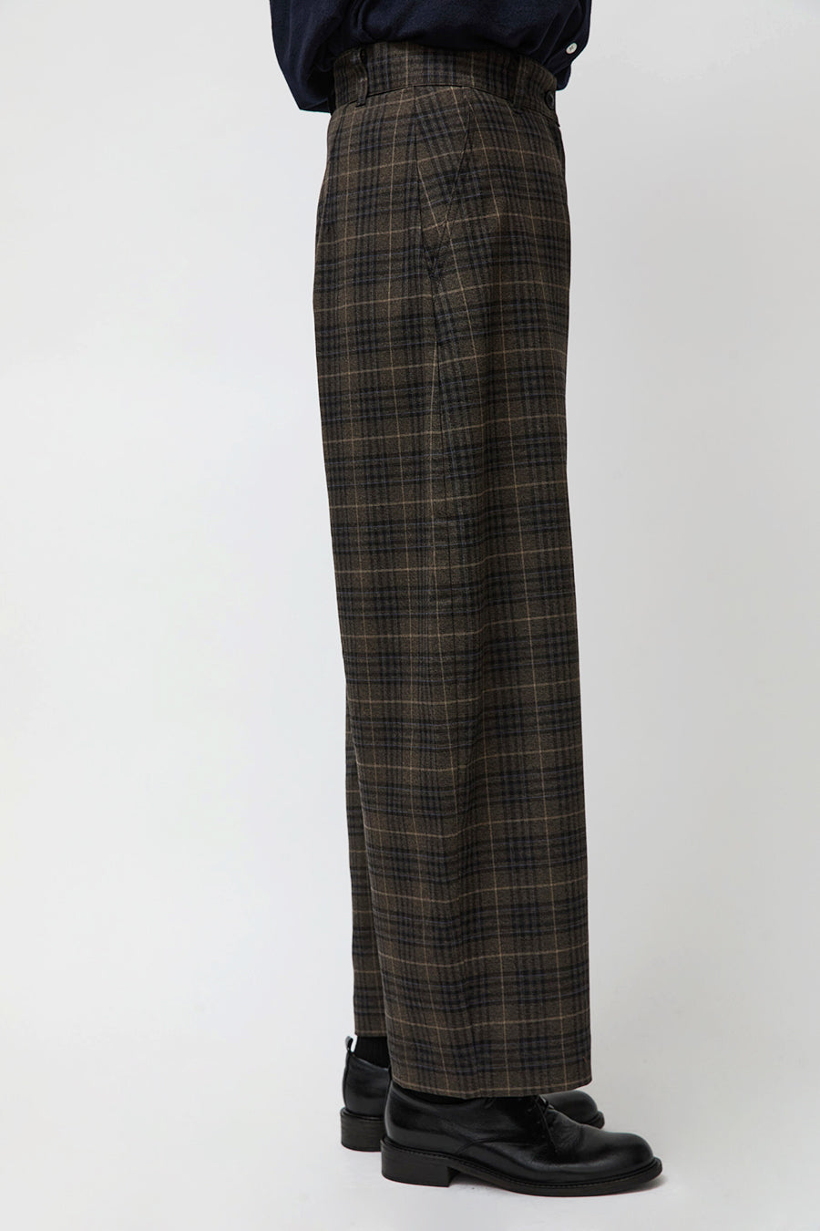Ali Golden Barrel Pant in Black and Brown Plaid