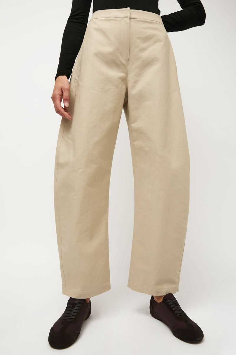 Amomento Curved Long Pants in Beige