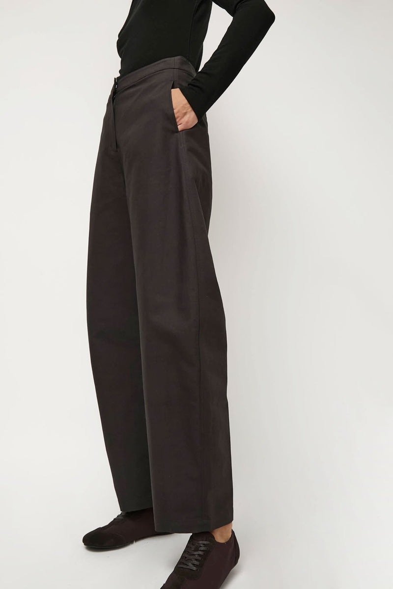Amomento Curved Long Pants in Charcoal