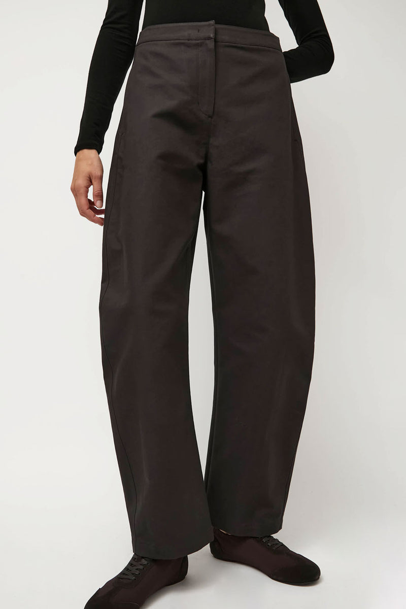 Amomento Curved Long Pants in Charcoal