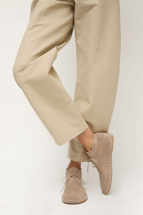 Amomento Desert Boots in Beige