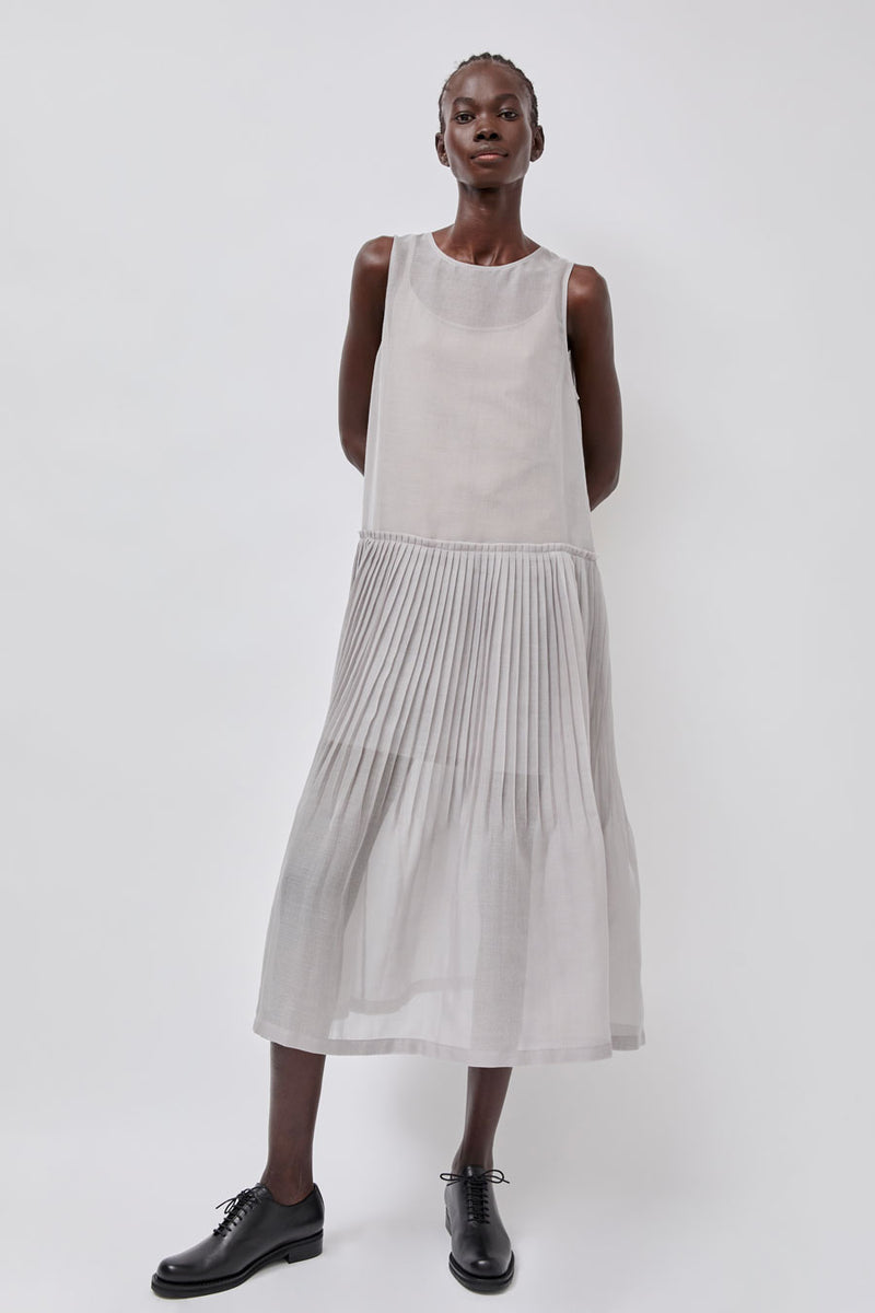 Amomento Pleated Sleeveless Dress in Grey
