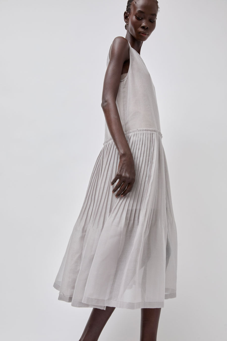 Amomento Pleated Sleeveless Dress in Grey