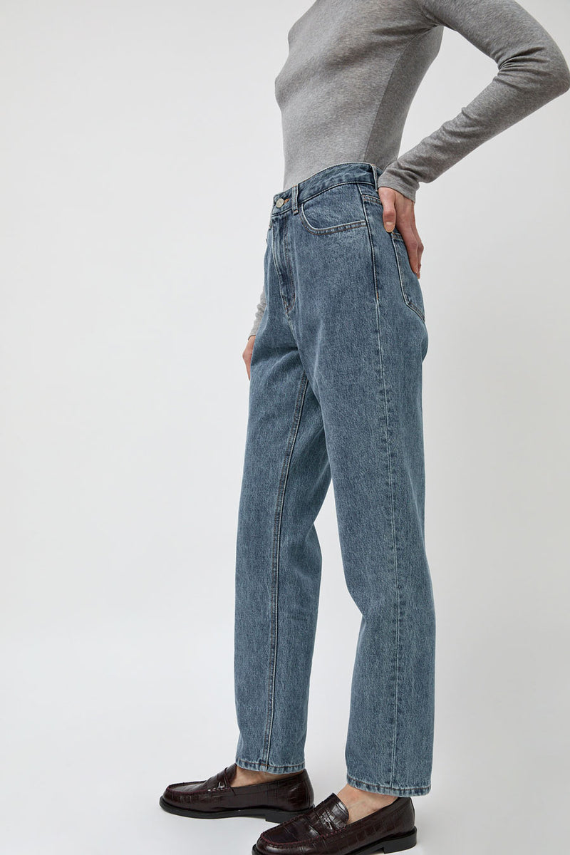 Amomento Straight Fit Denim in Mid Blue