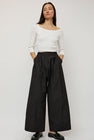 Amomento Three Tuck Banding Pants in Black