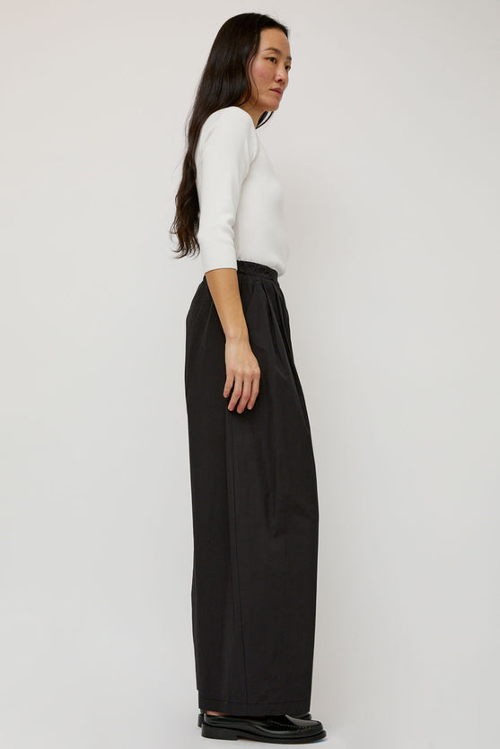 Amomento Three Tuck Banding Pants in Black