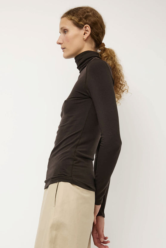 Amomento Turtle T-Shirt in Brown