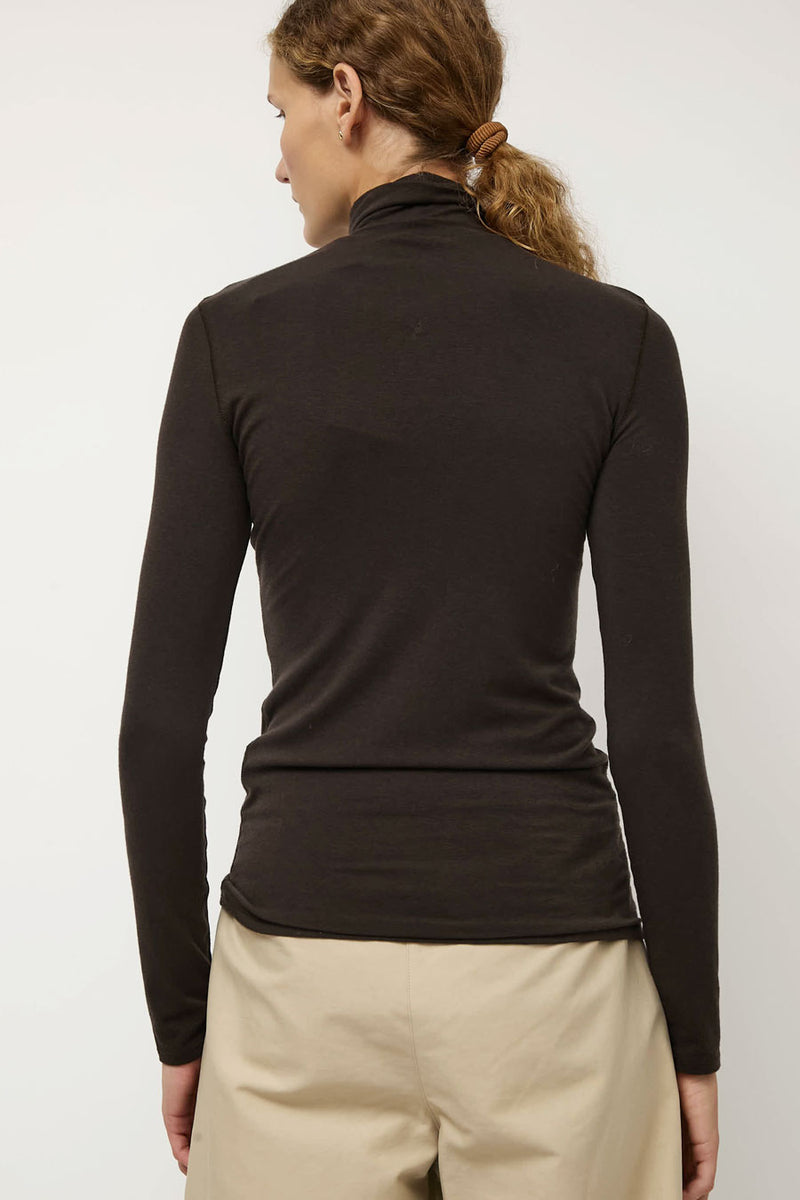 Amomento Turtle T-Shirt in Brown