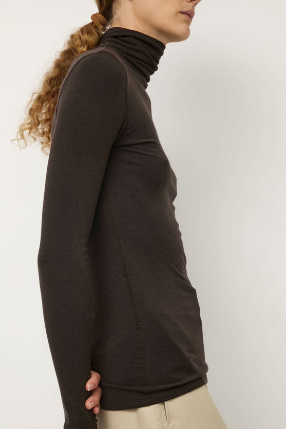 Amomento Turtle T-Shirt in Brown