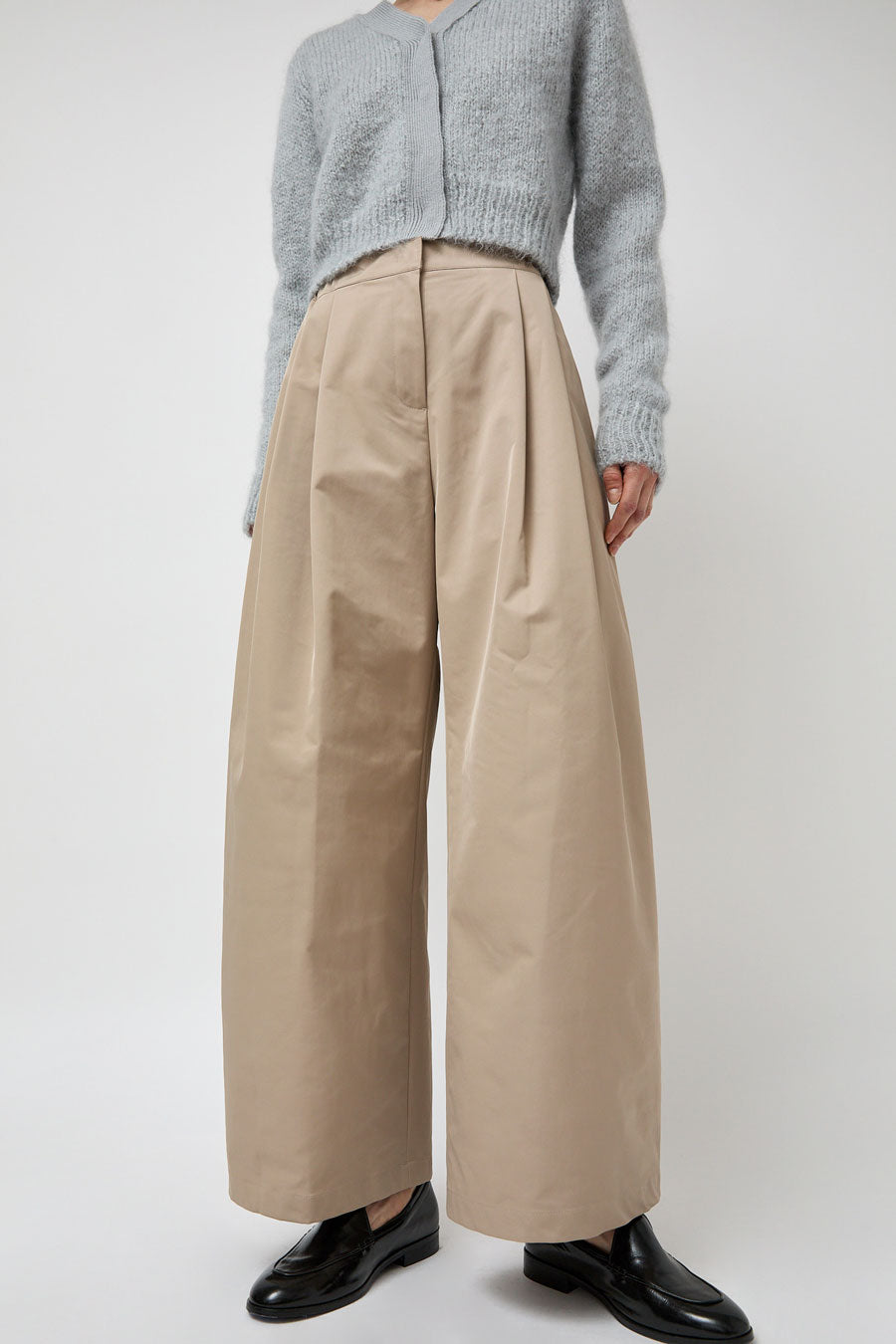 Amomento Two Tuck Balloon Pants in Beige