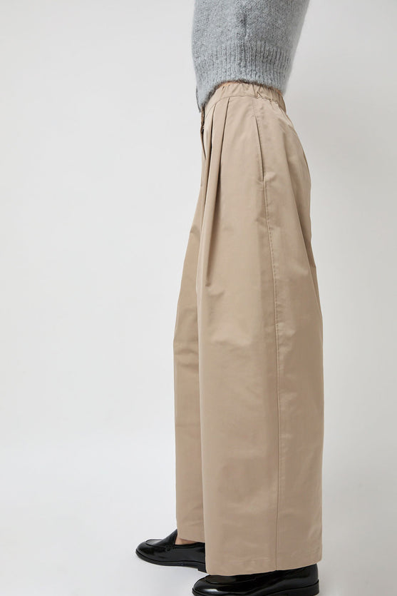 Amomento Two Tuck Balloon Pants in Beige