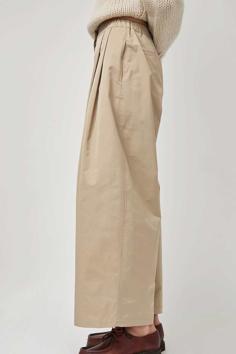 Amomento Two Tuck Balloon Pants in Beige