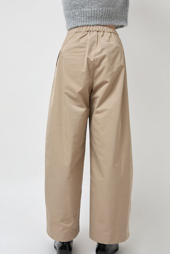 Amomento Two Tuck Balloon Pants in Beige