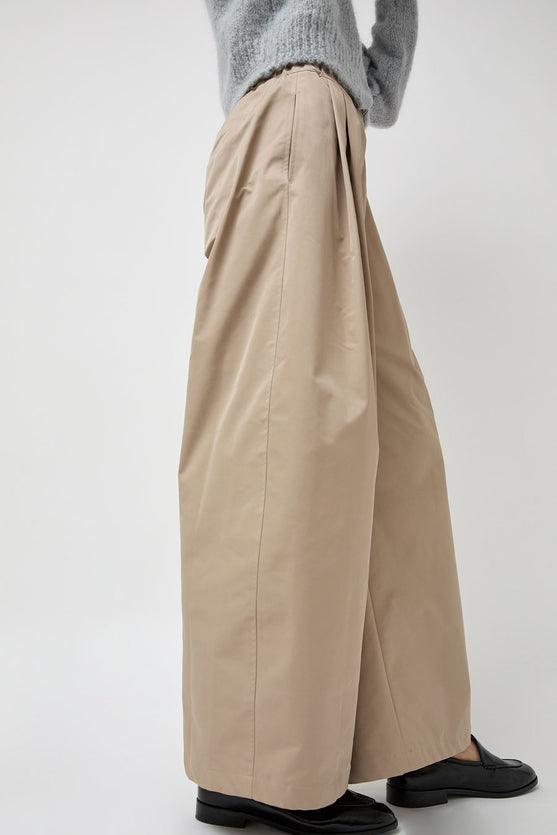 Amomento Two Tuck Balloon Pants in Beige