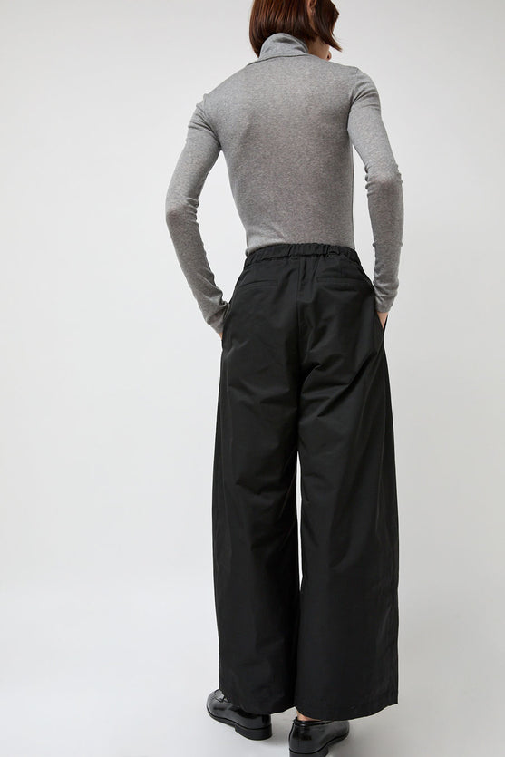 Amomento Two Tuck Balloon Pants in Black