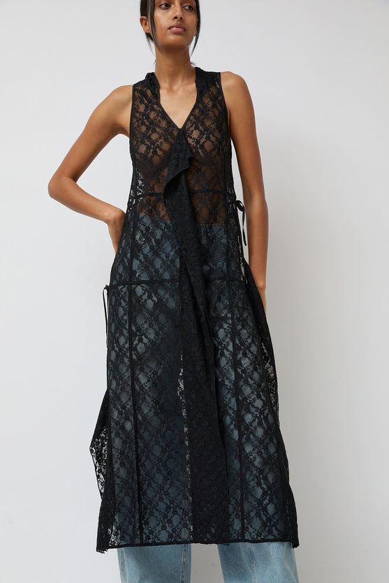 Anggae Lace Hooded Layering Dress in Black