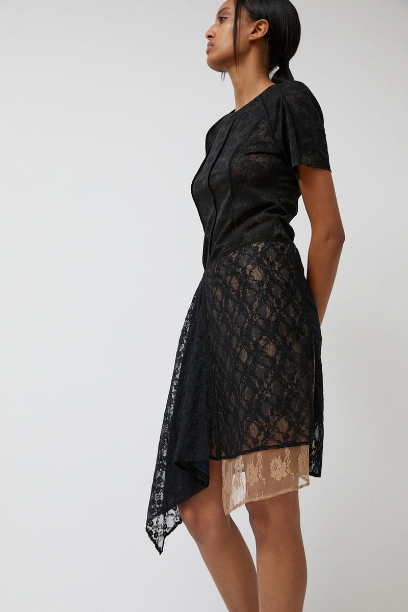 Anggae Layered Lace Skirt in Black