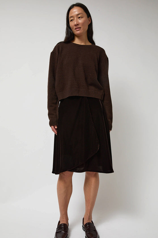 Anggae Lambswool Two Holes Solid Pullover in Brown