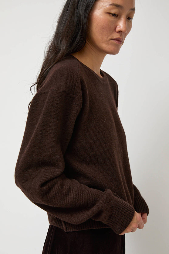 Anggae Lambswool Two Holes Solid Pullover in Brown