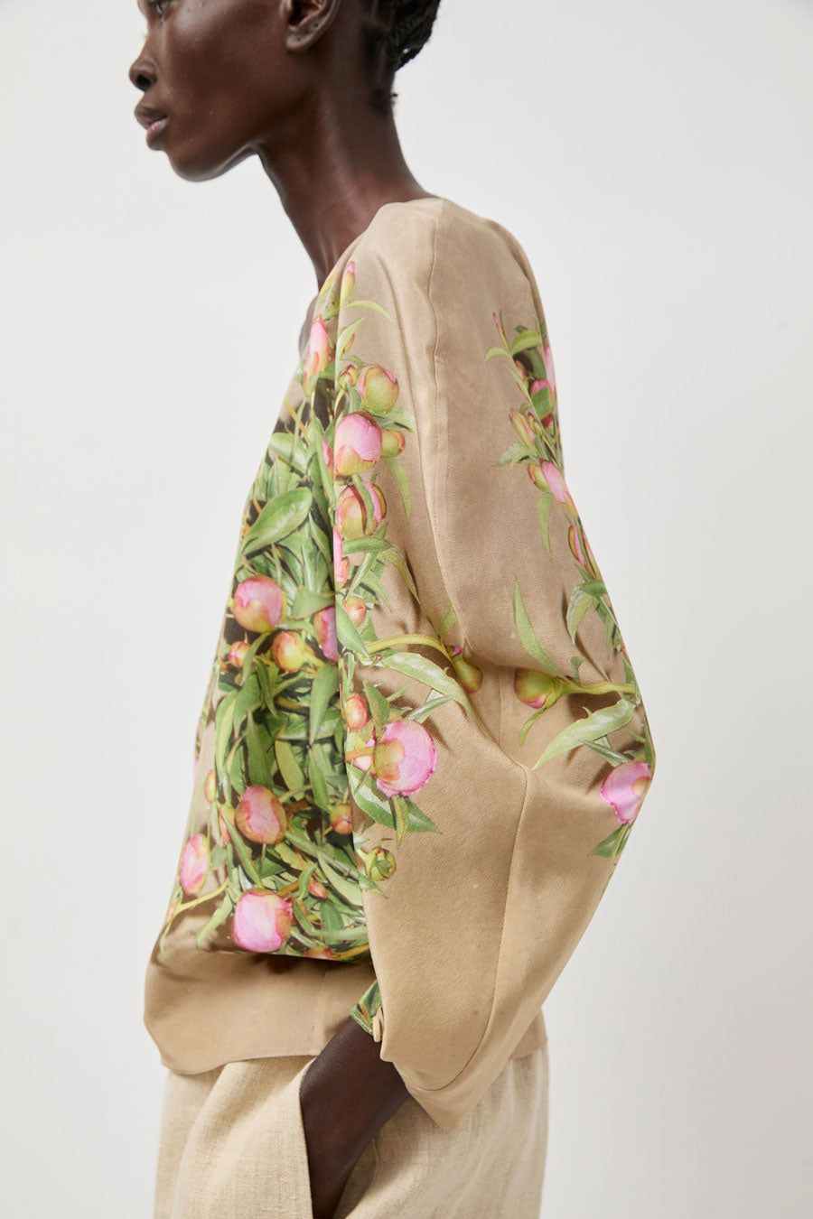 Anntian One World Top in Print C Peony