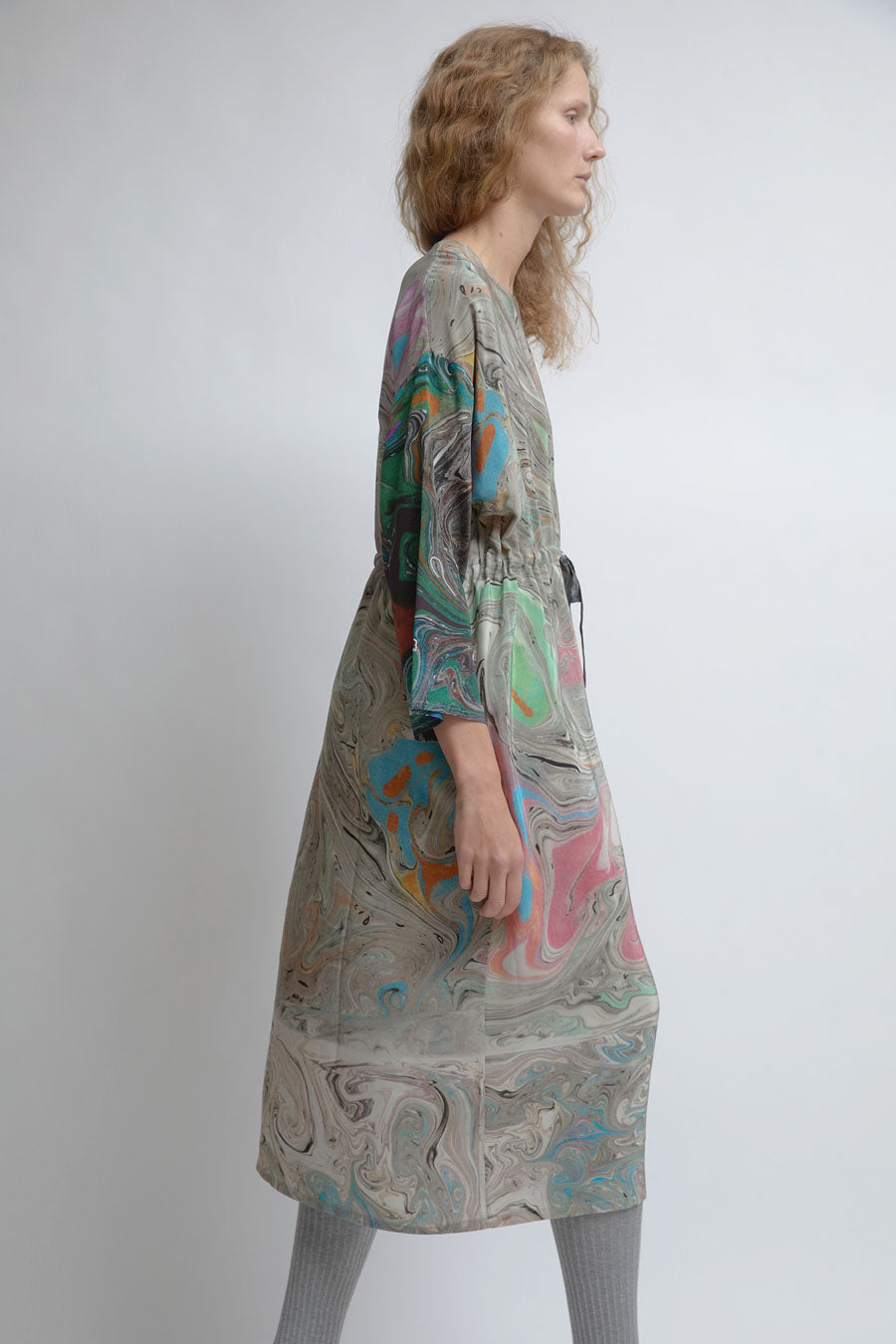 Anntian Simple Dress in Print CD Marbling Pale