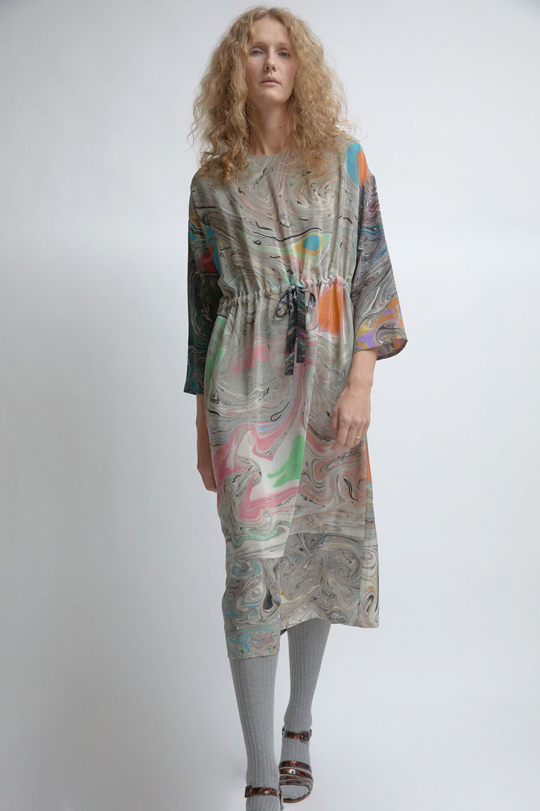 Anntian Simple Dress in Print CD Marbling Pale